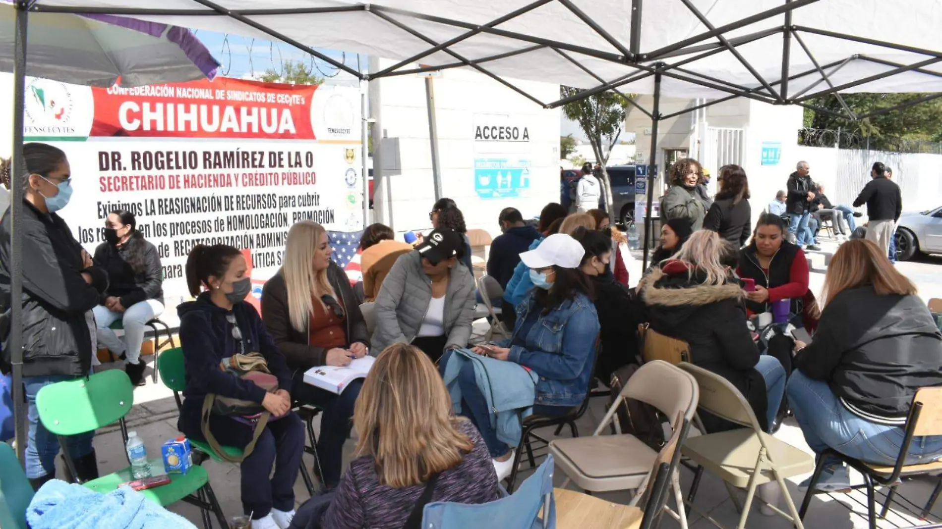 Docentes del CECYTECH se manifestaron